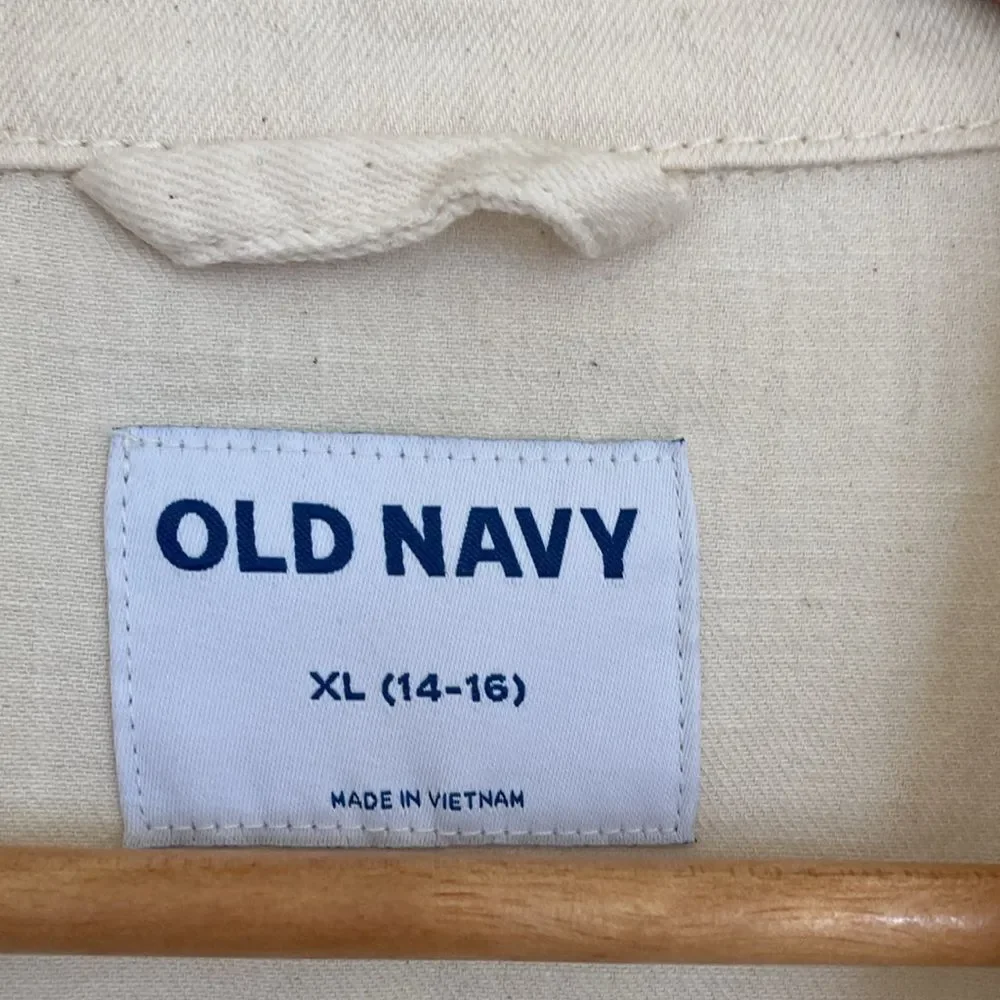 Old Navy reposhing this